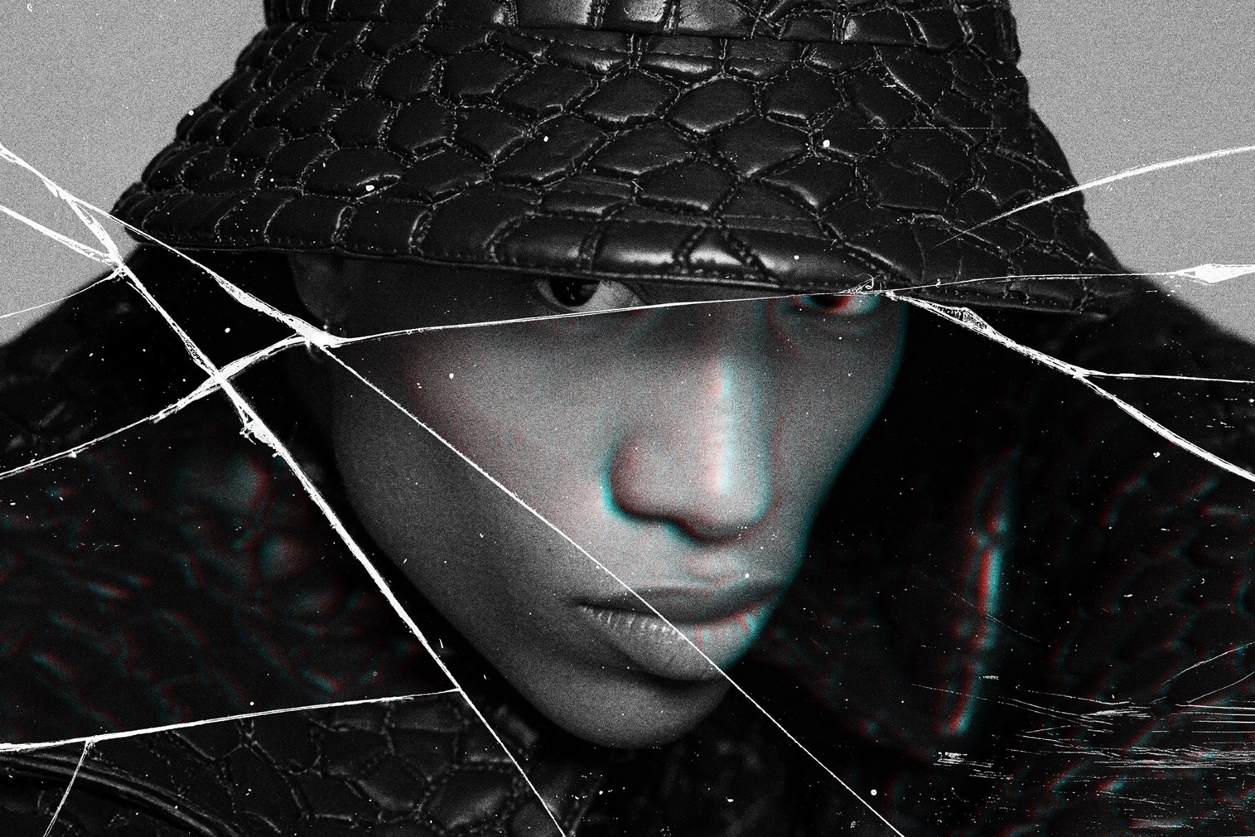 Broken Glass Photo Effect