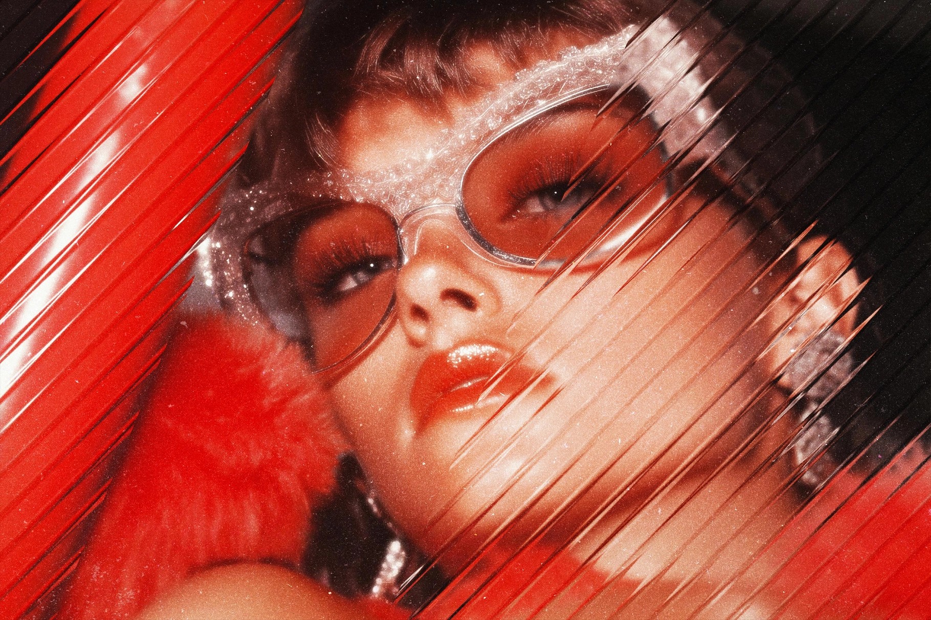 Diagonal Glass Photo Effect