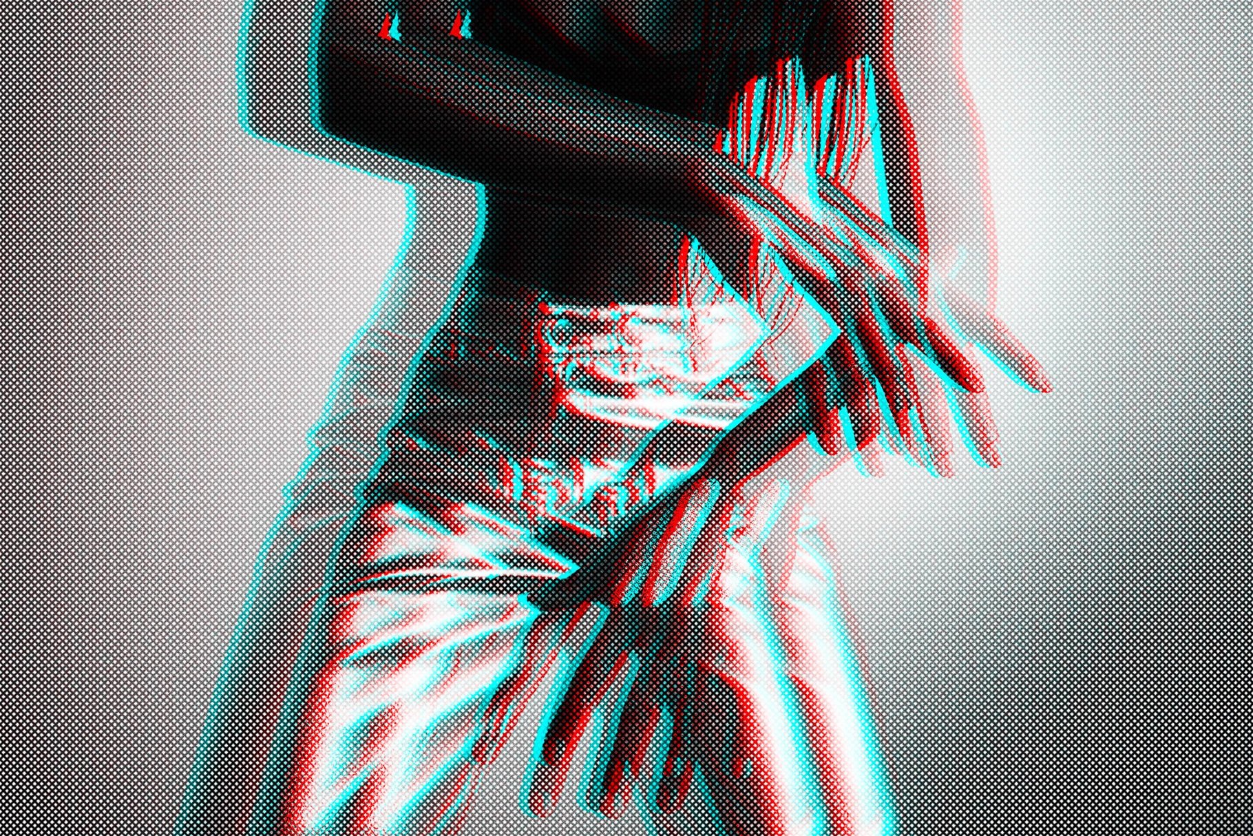 Outline Glitch Halftone Photo Effect