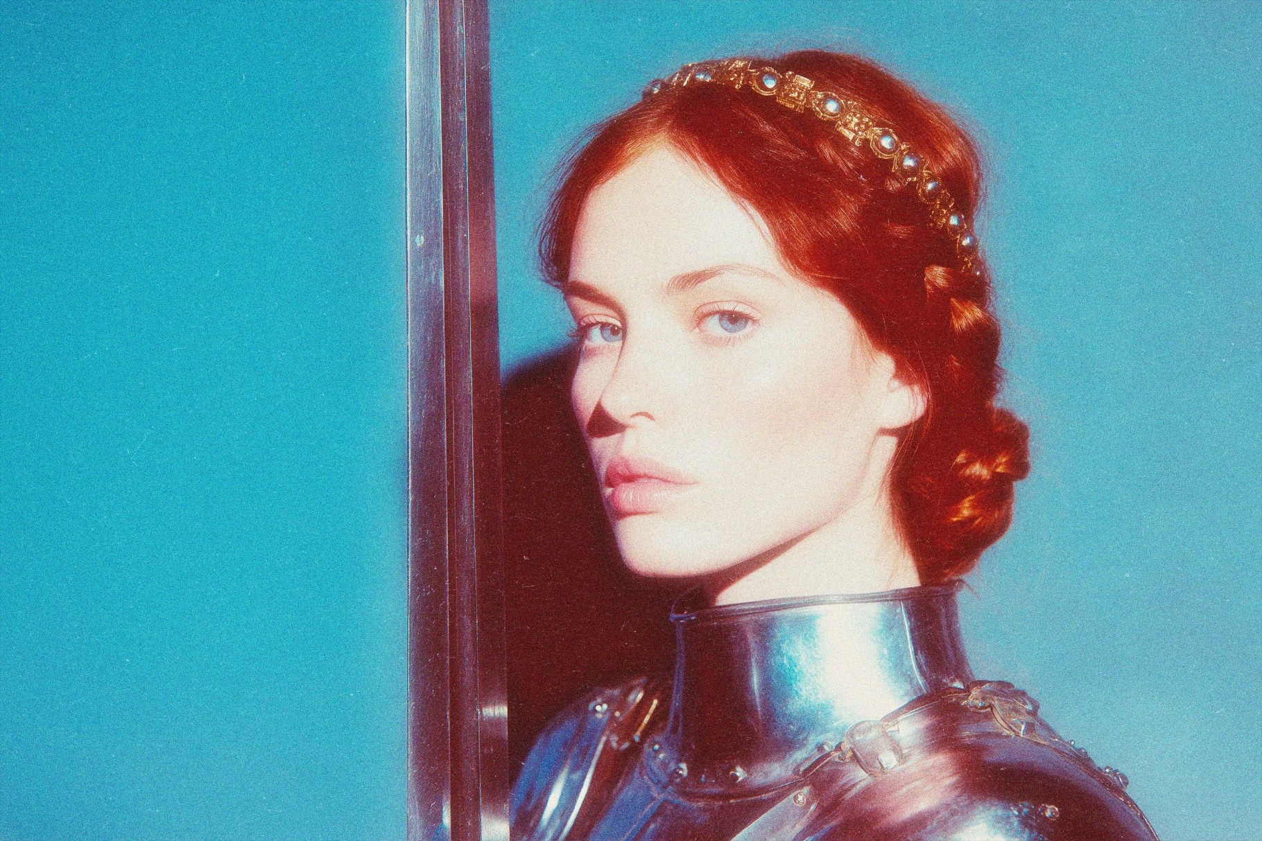 Grainy Glowing Photo Effect