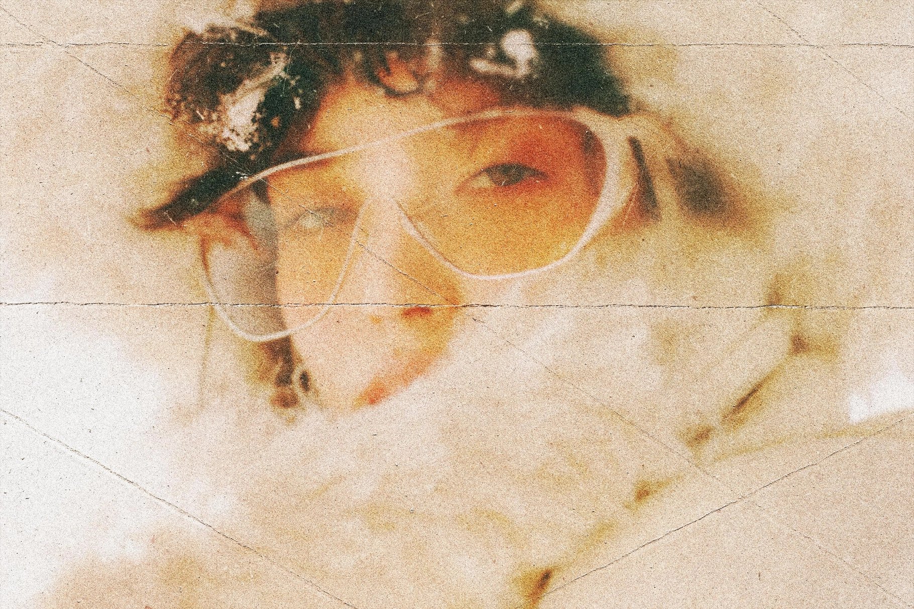 Blurred Folded Paper Photo Effect