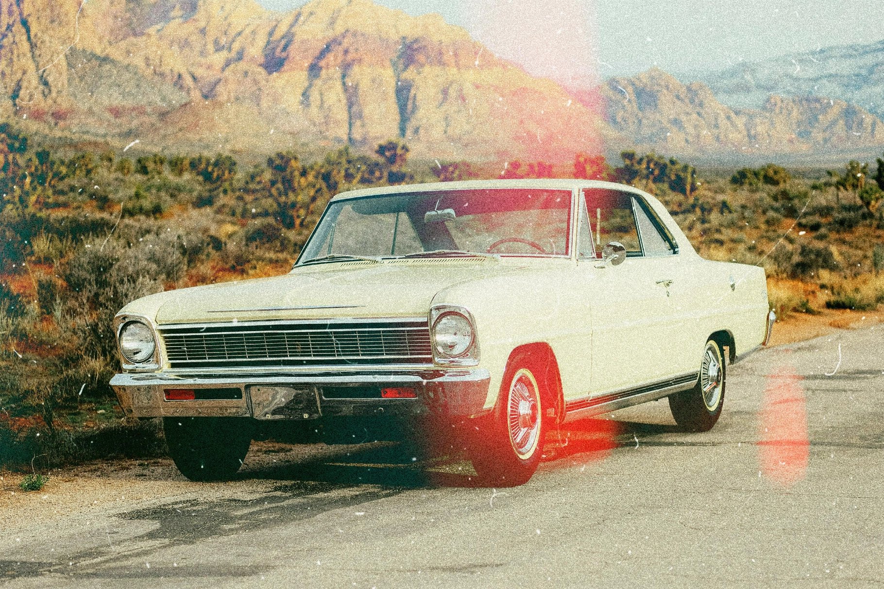 Retro Film Leaks Photo Effect