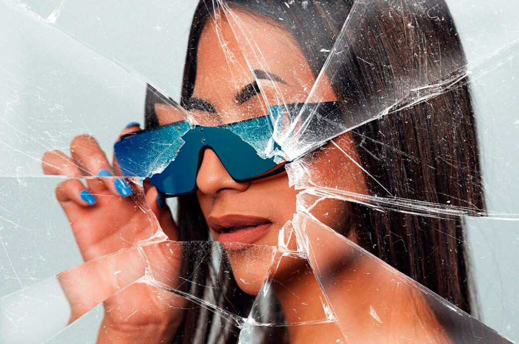 Broken Glass Photo Effect Vol.1