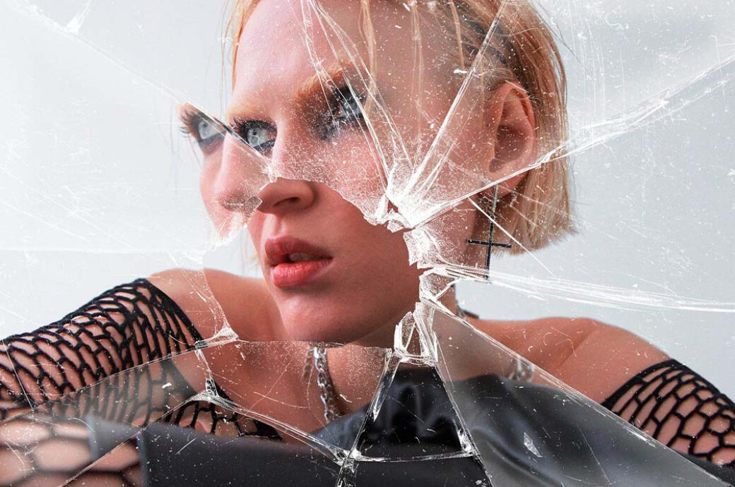 Broken Glass Photo Effect Vol.1