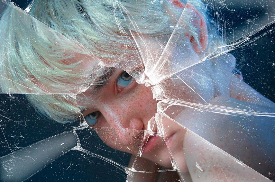 Broken Glass Photo Effect Vol.1