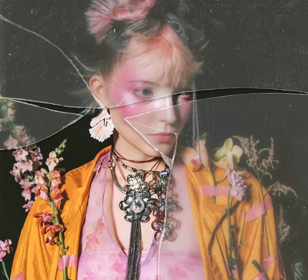 BROKEN GLASS Textures & Mockups Vol.4