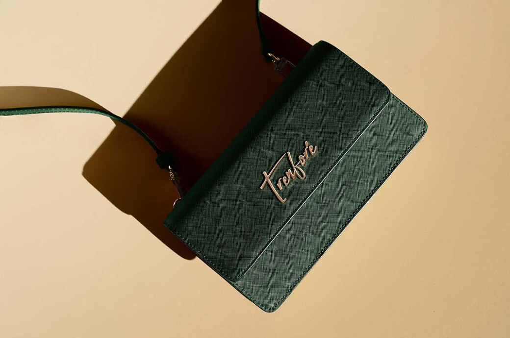 Purse Logo Mockup