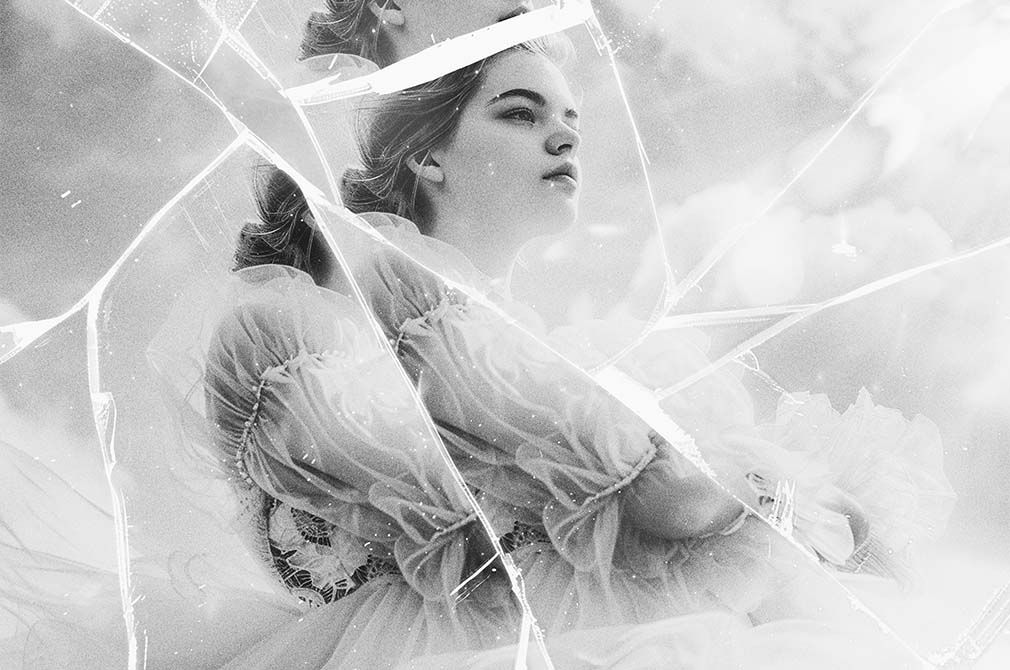 Monochrome Broken Glass Photo Effect