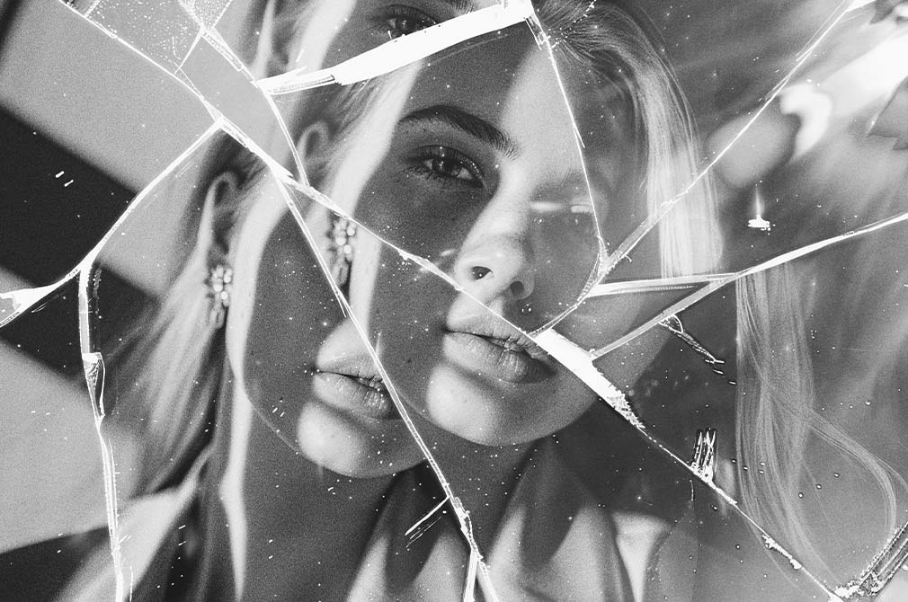 Monochrome Broken Glass Photo Effect