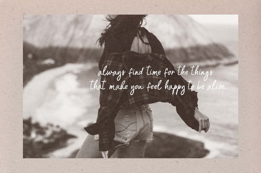 Download SASSY CHARM — Handwriting Font