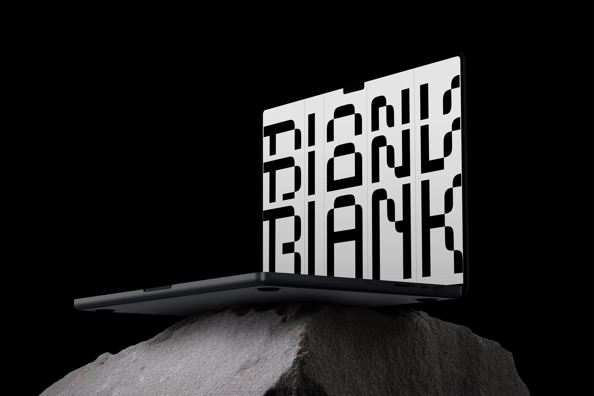 Noir Macbook Mockup