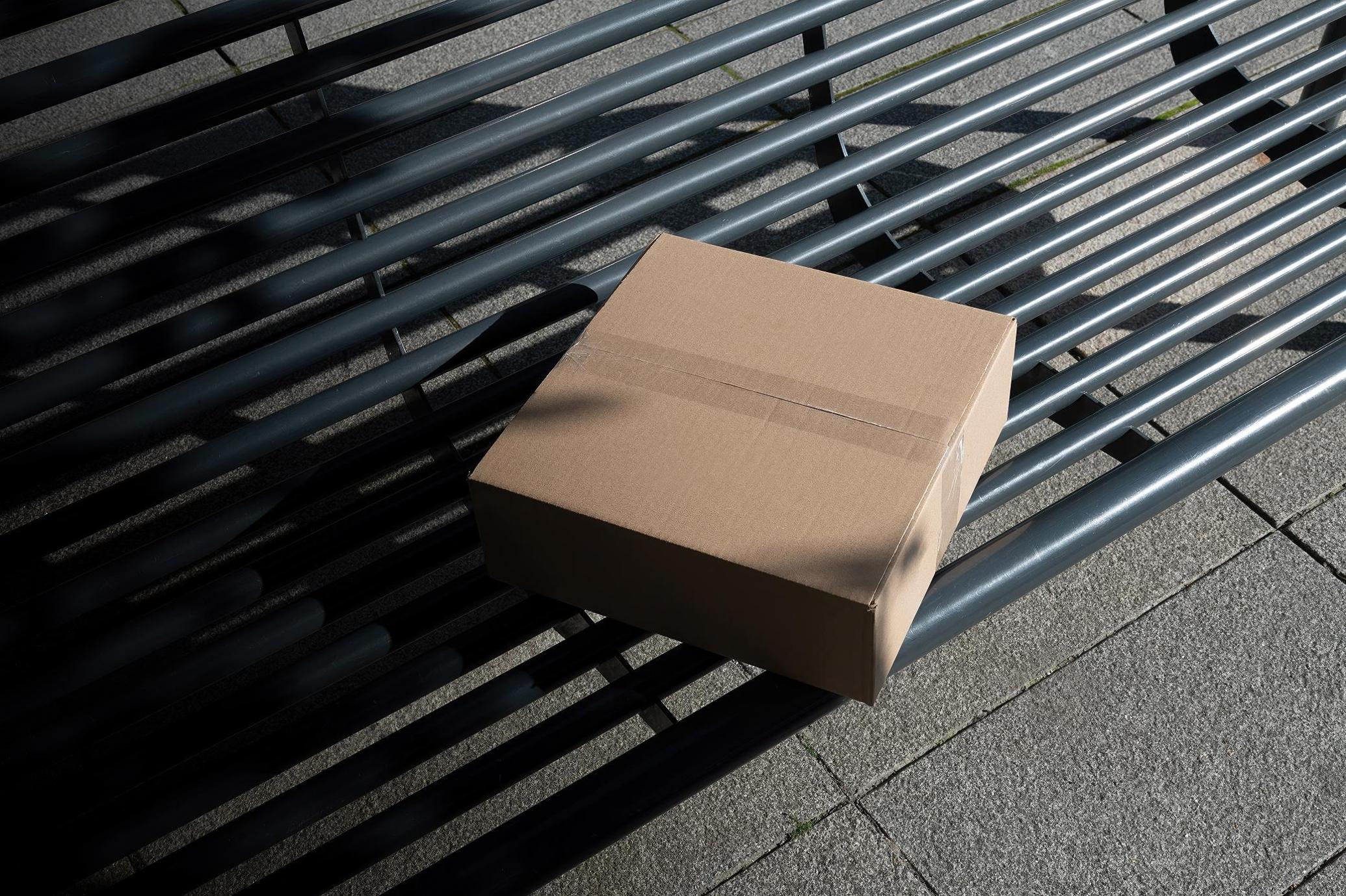 RAW Parcel Box Mockup