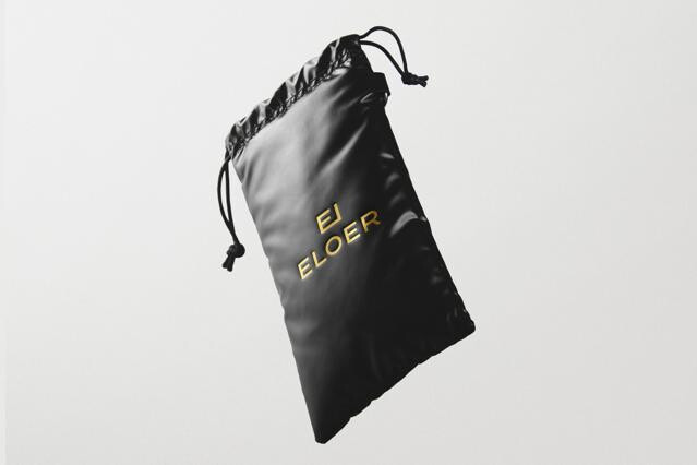 Logo Mockup Floating Pouch