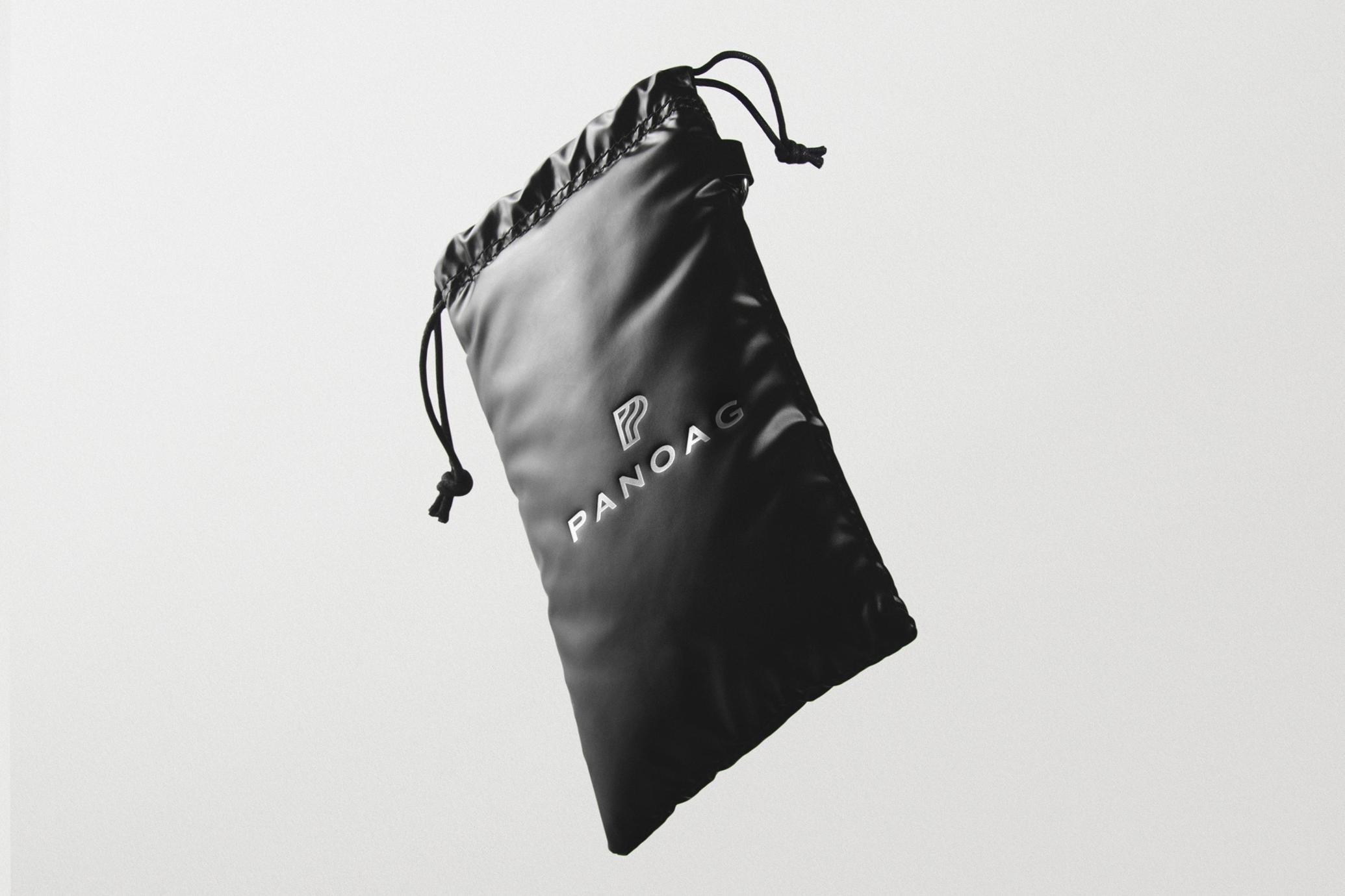 Logo Mockup Floating Pouch