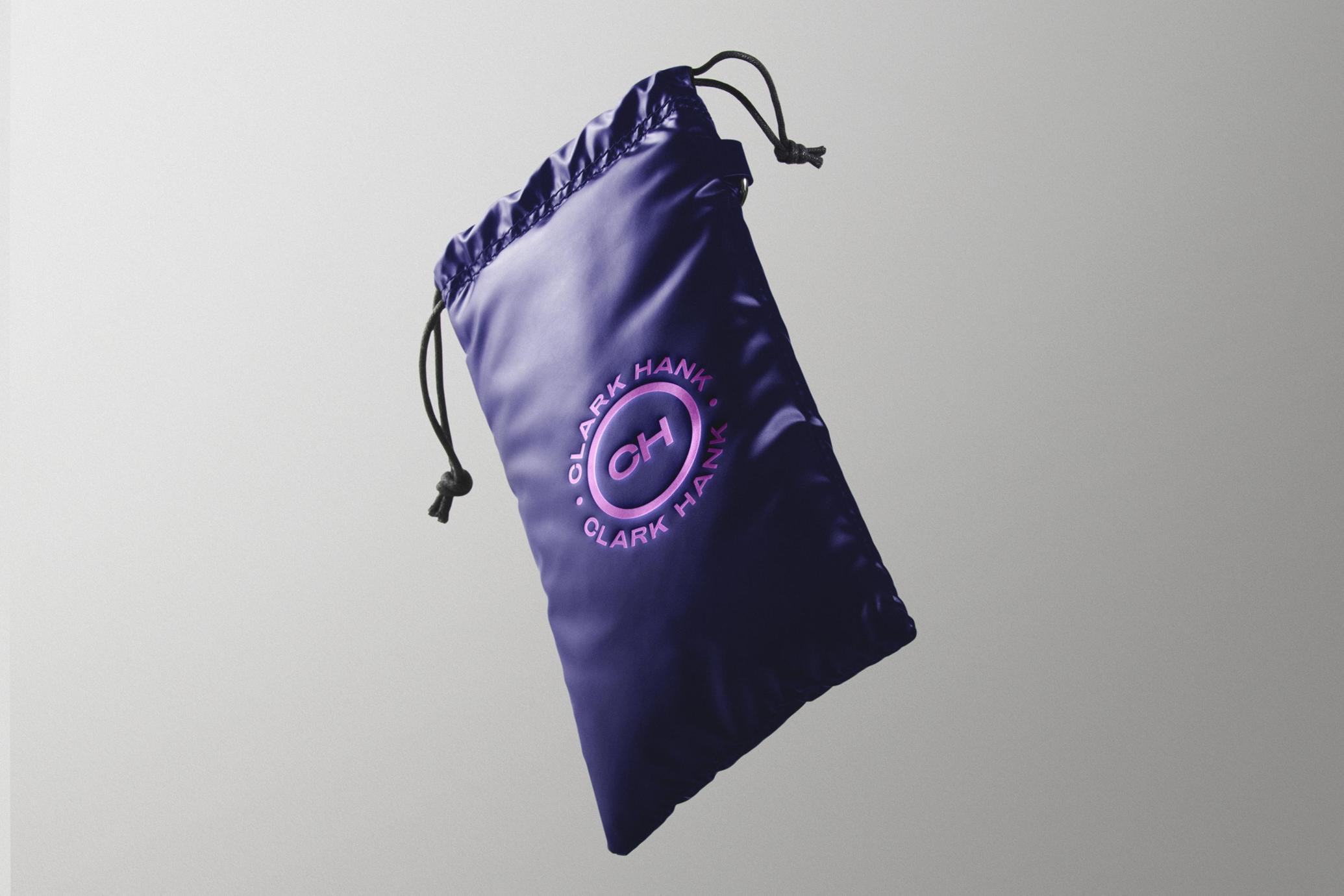 Logo Mockup Floating Pouch