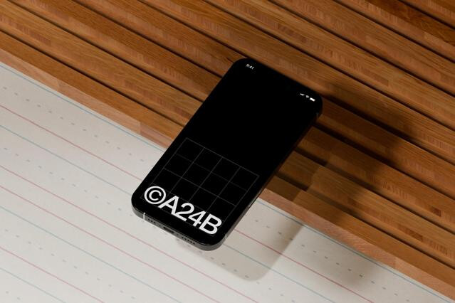 iPhone 16 Mockup