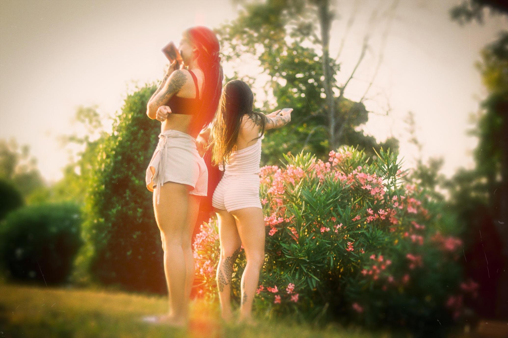 Vintage Film Glow Photo Effect